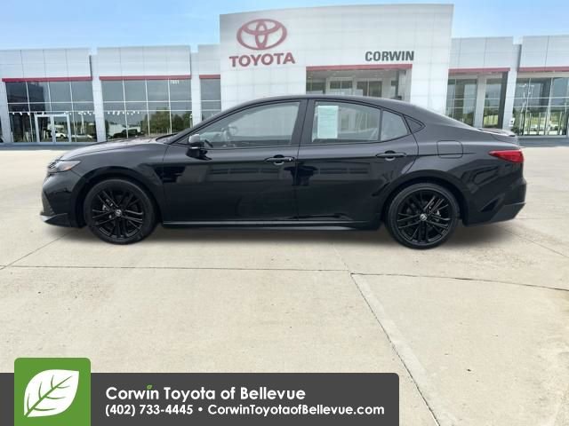 Used 2025 Toyota Camry SE video 2
