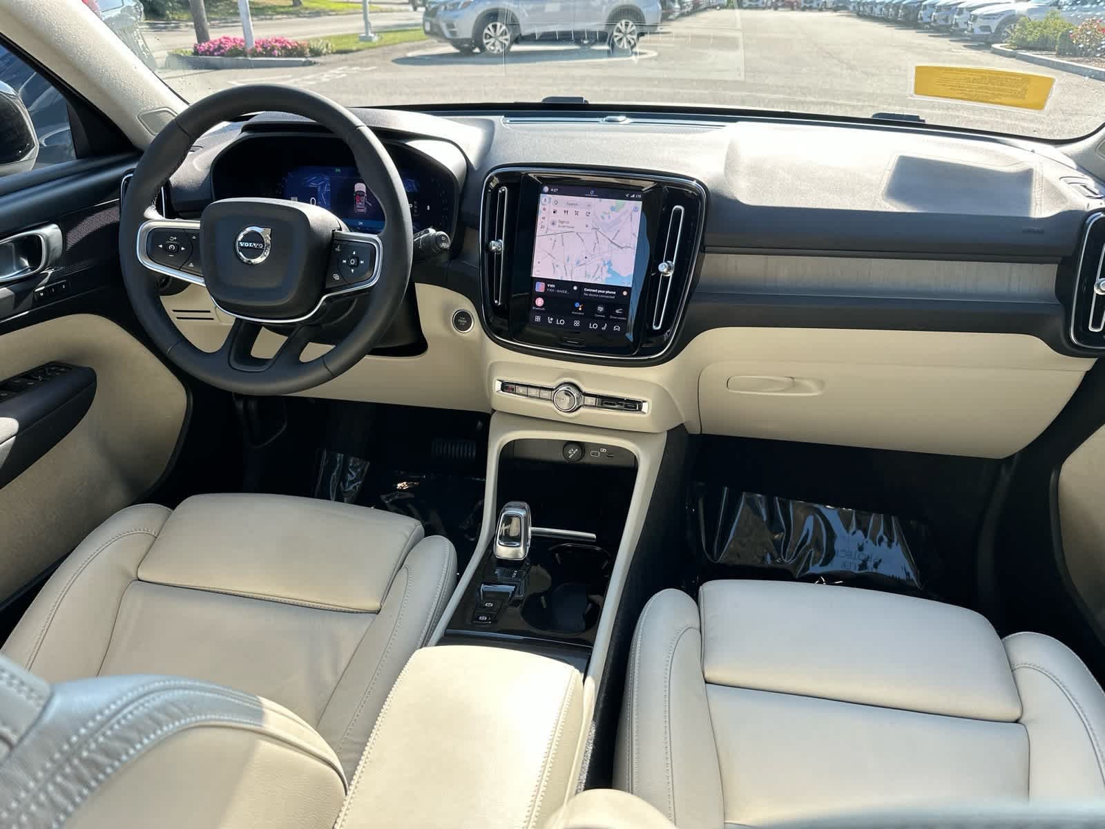 Used 2023 Volvo XC40 B5 Plus w/ Driver Assist Package AWD/4WD image 38