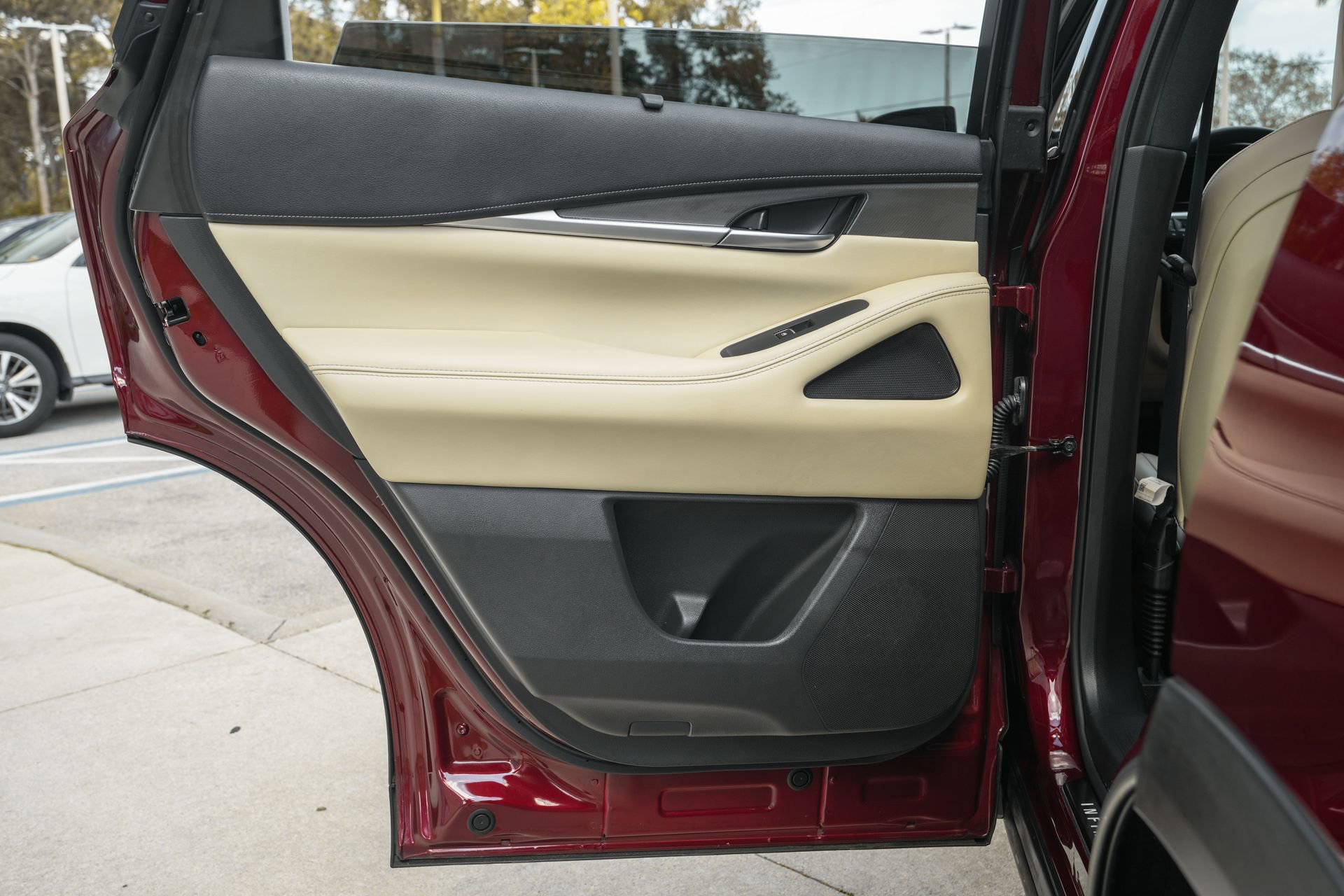 Used 2023 INFINITI QX60 Luxe image 30