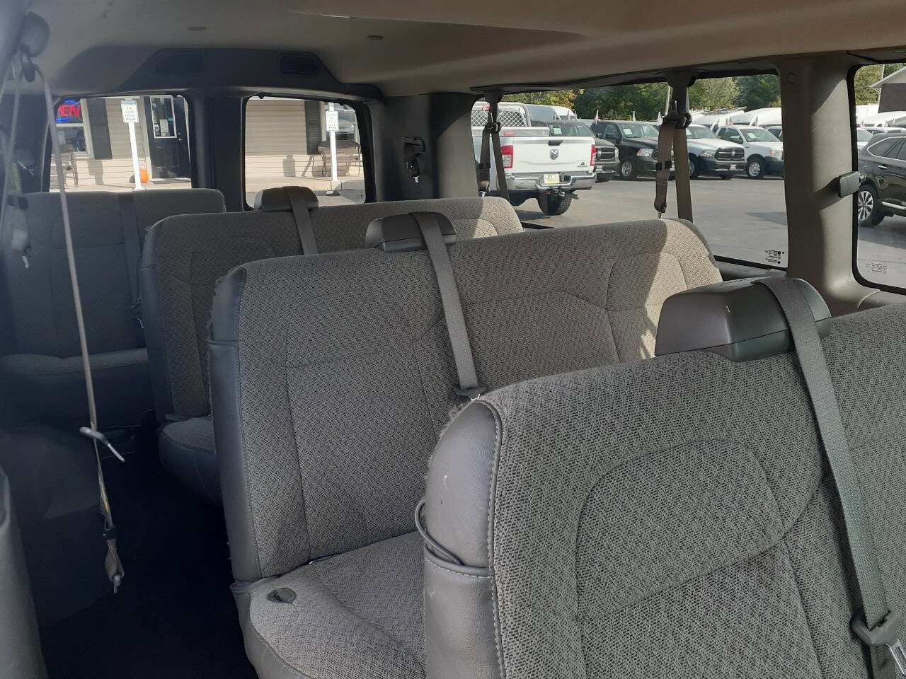 Used 2020 Chevrolet Express 3500 LS image 18