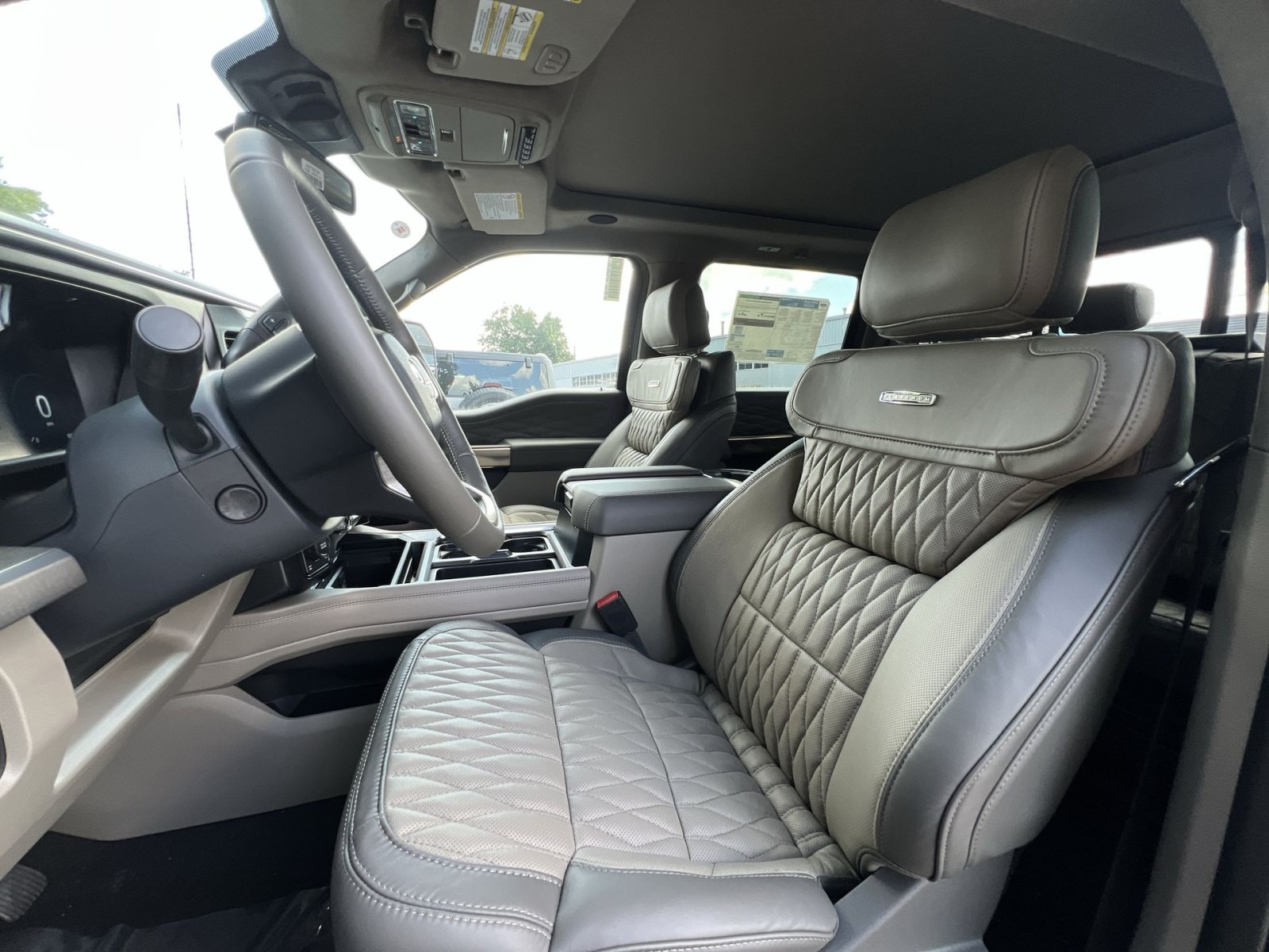 New 2026 Ford F250 Platinum w/ Platinum Plus Package AWD/4WD image 13