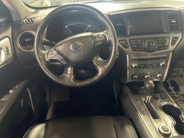 Used 2019 Nissan Pathfinder SL AWD/4WD image 14