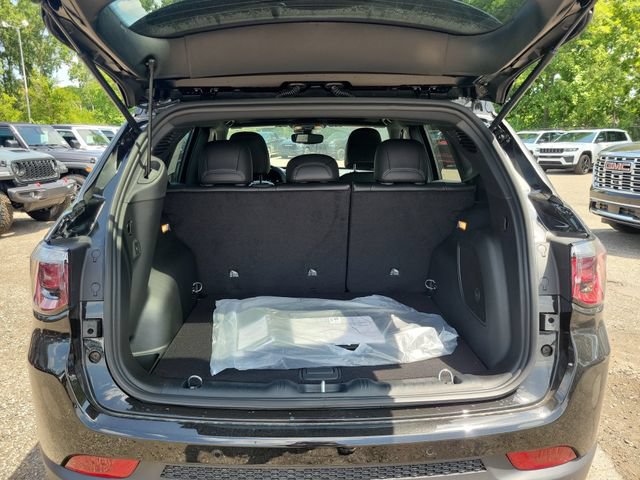 New 2026 Jeep Compass Limited w/ Sun, Sound & Navigation Group AWD/4WD image 7
