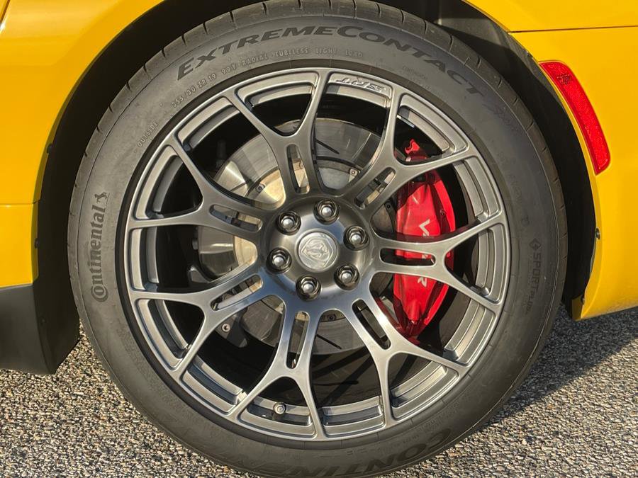 Used 2013 SRT Viper GTS w/ GTS Laguna Interior Pkg image 10