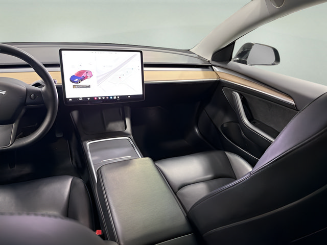 Used 2022 Tesla Model 3 Long Range AWD/4WD image 22