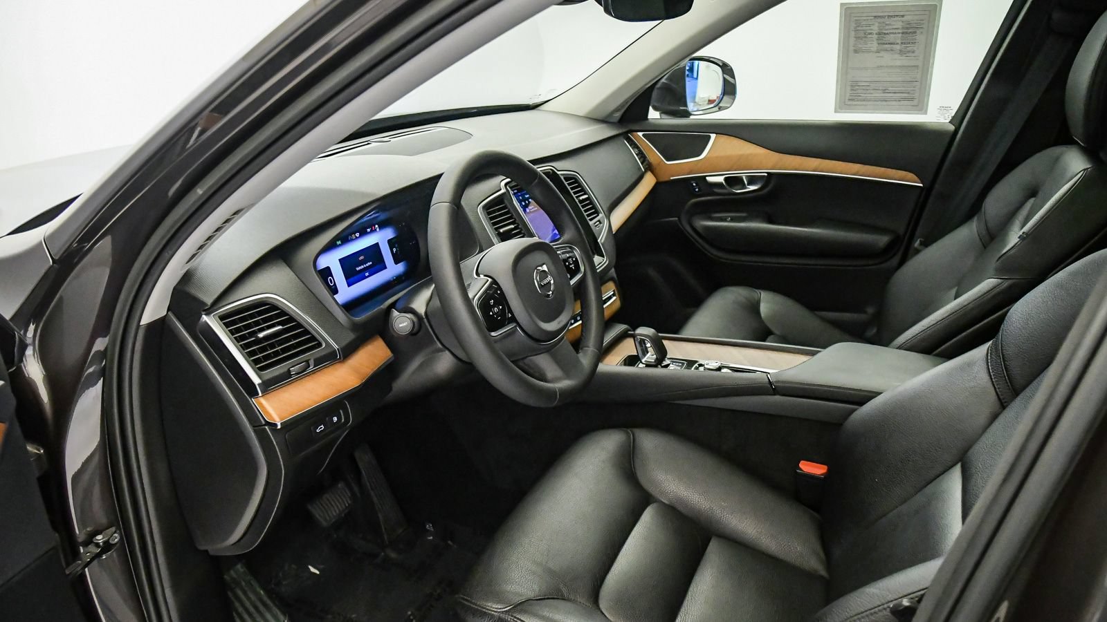 Certified 2023 Volvo XC90 T8 Core w/ Protection Package Premier AWD/4WD image 17