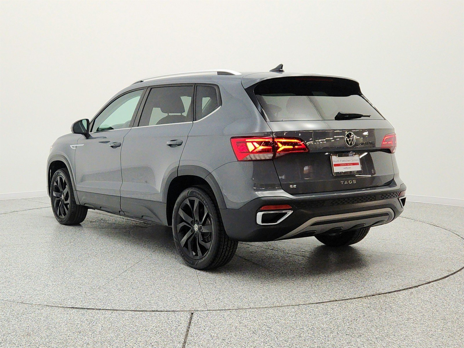 Used 2022 Volkswagen Taos SE FWD image 7
