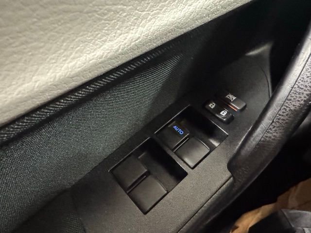 Used 2017 Toyota Corolla LE image 10