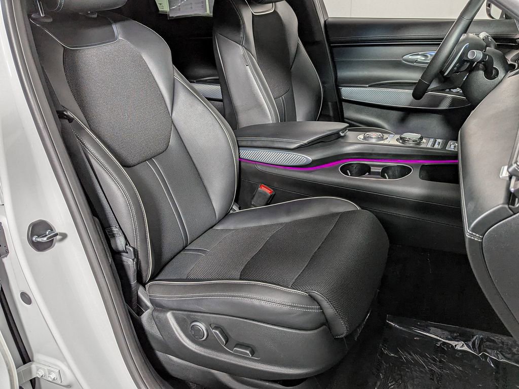 Used 2023 Genesis GV70 2.5T w/ Sport Prestige Package image 25