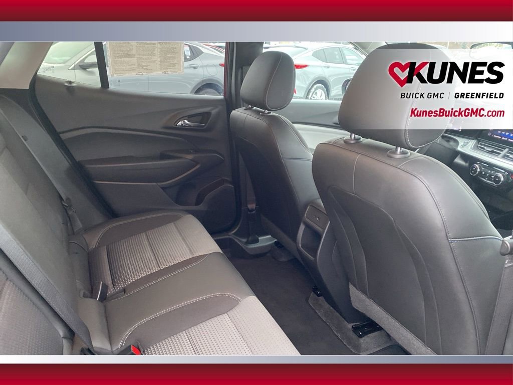 Used 2025 Chevrolet Trax LT image 35