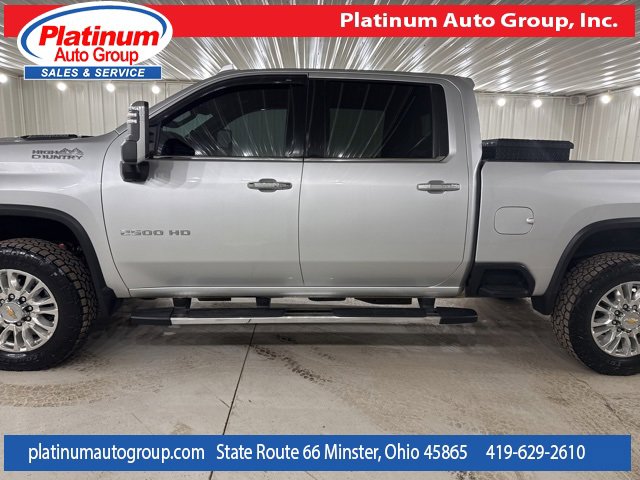 Used 2022 Chevrolet Silverado 2500 High Country w/ Technology Package image 2