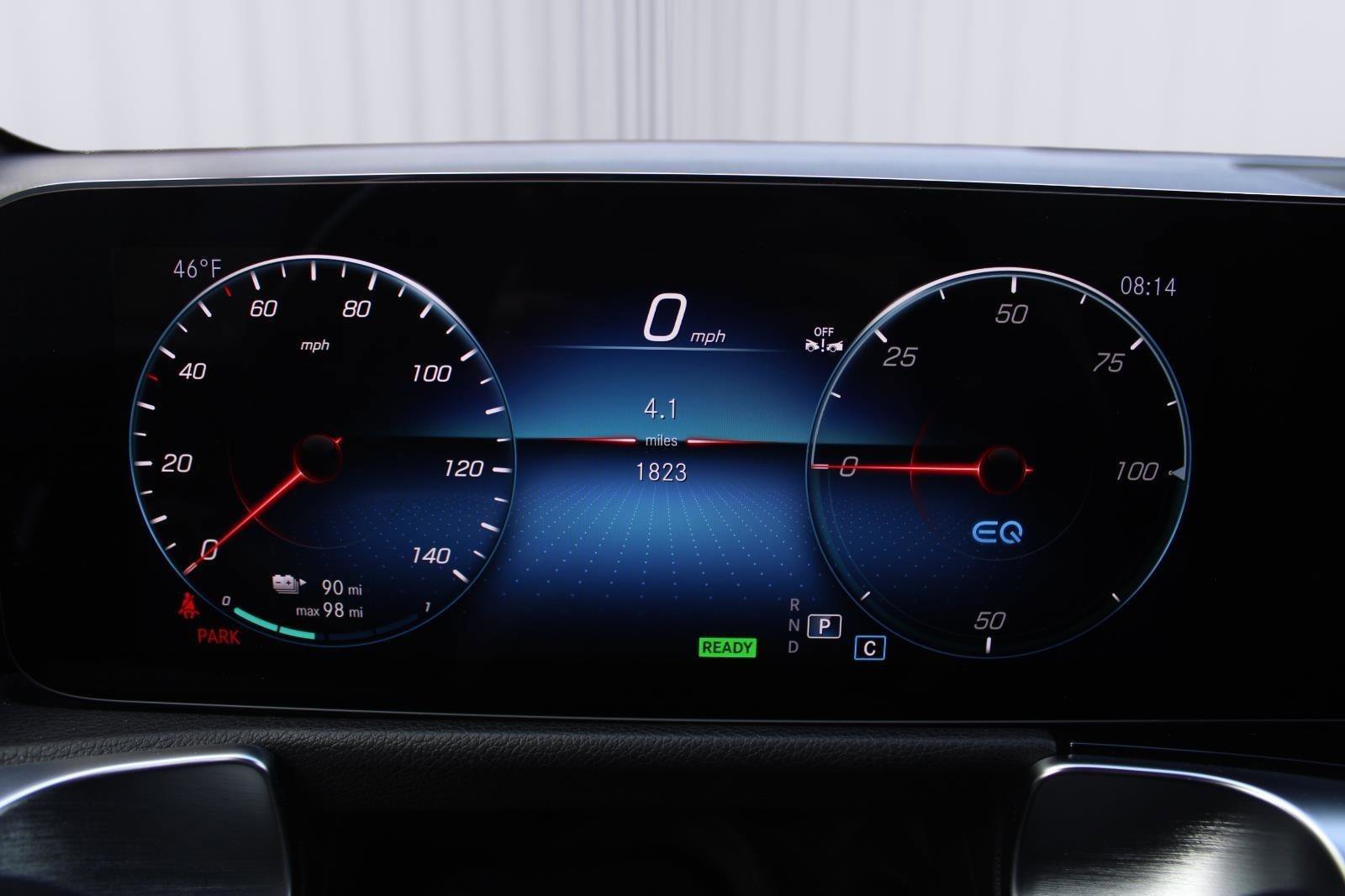 Used 2023 Mercedes-Benz EQB 300 4MATIC image 16