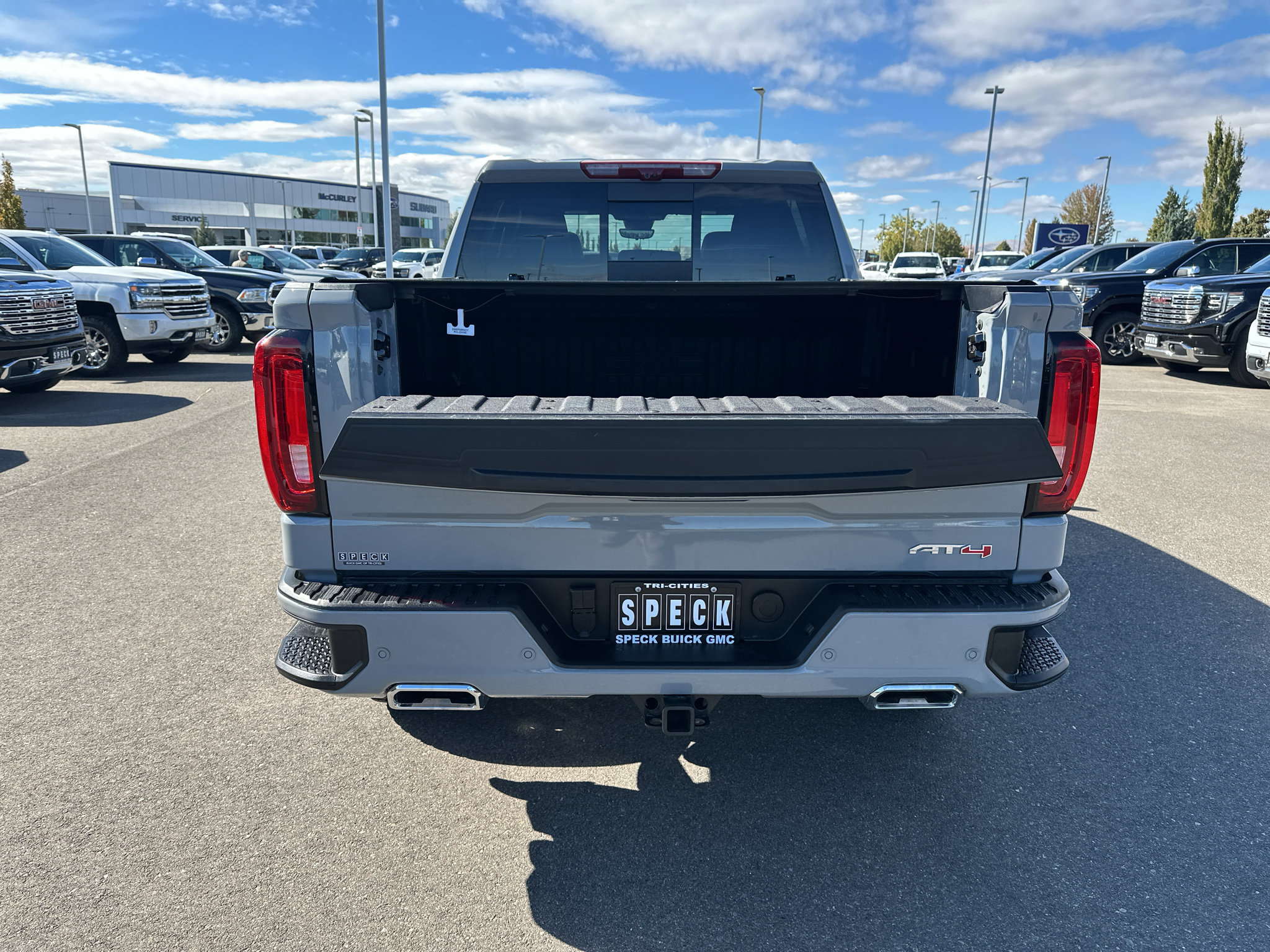Used 2025 GMC Sierra 1500 AT4 w/ AT4 Premium Package AWD/4WD image 11