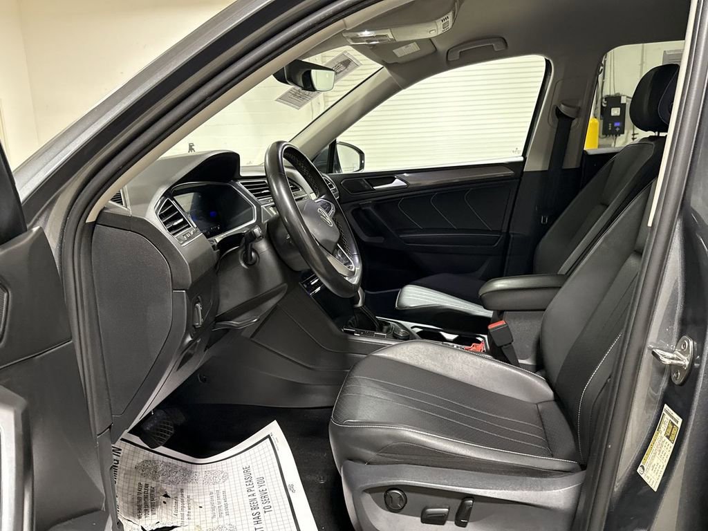 Used 2023 Volkswagen Tiguan SE image 18