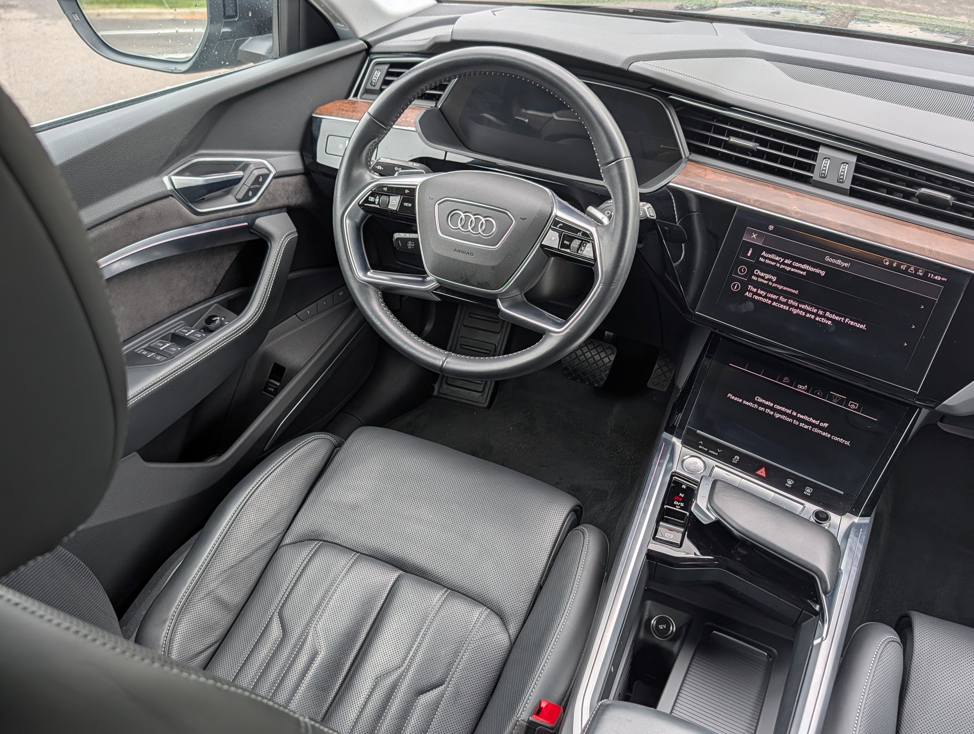 Used 2019 Audi e-tron Prestige w/ Prestige Package AWD/4WD image 9