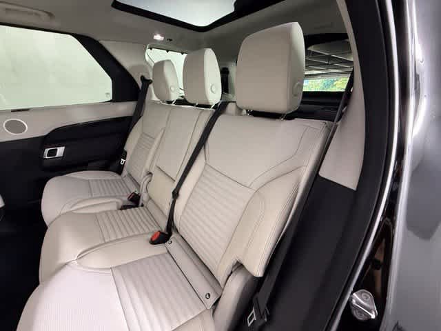New 2026 Land Rover Discovery S AWD/4WD image 19