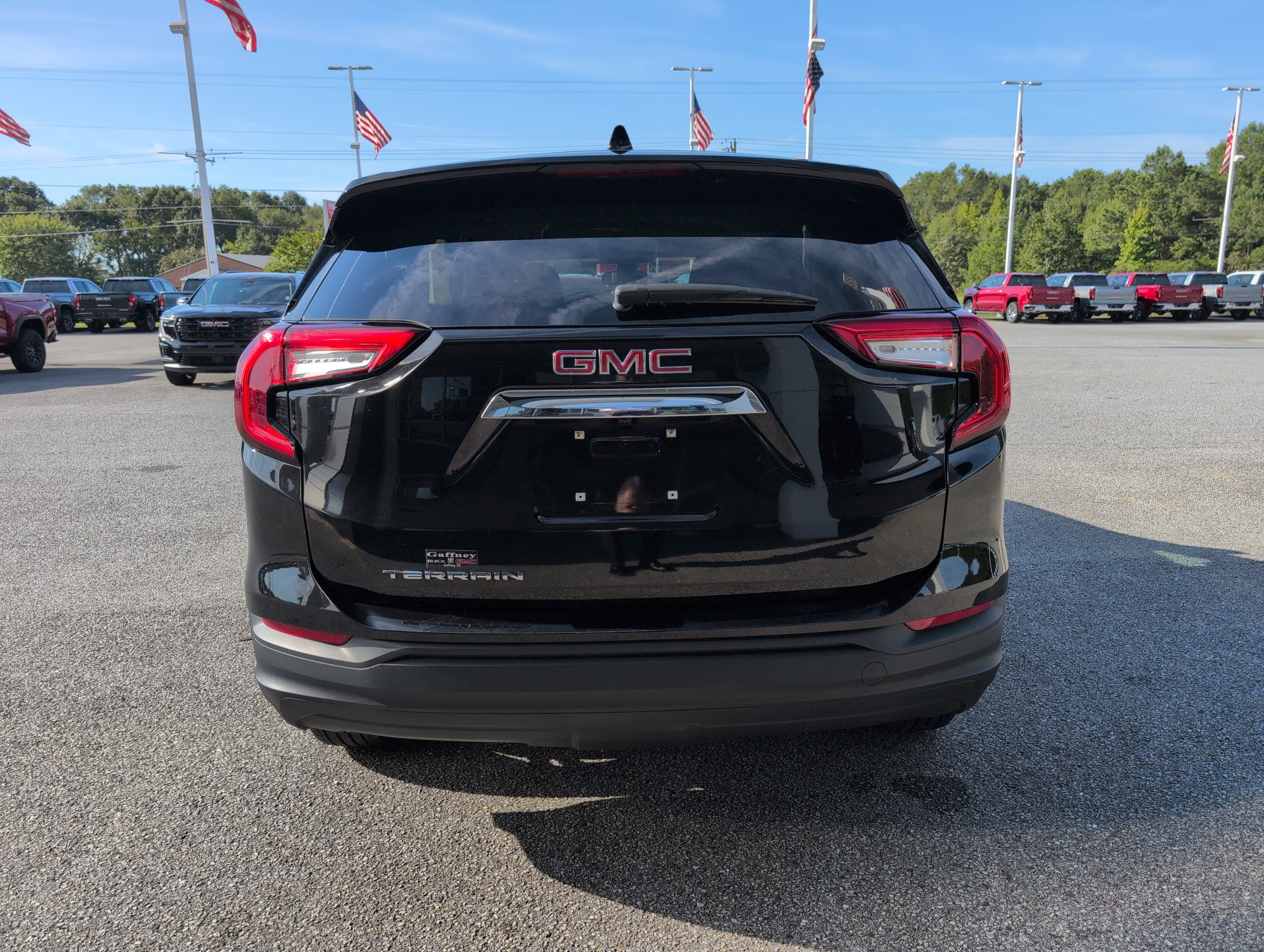 Used 2024 GMC Terrain SLE image 6