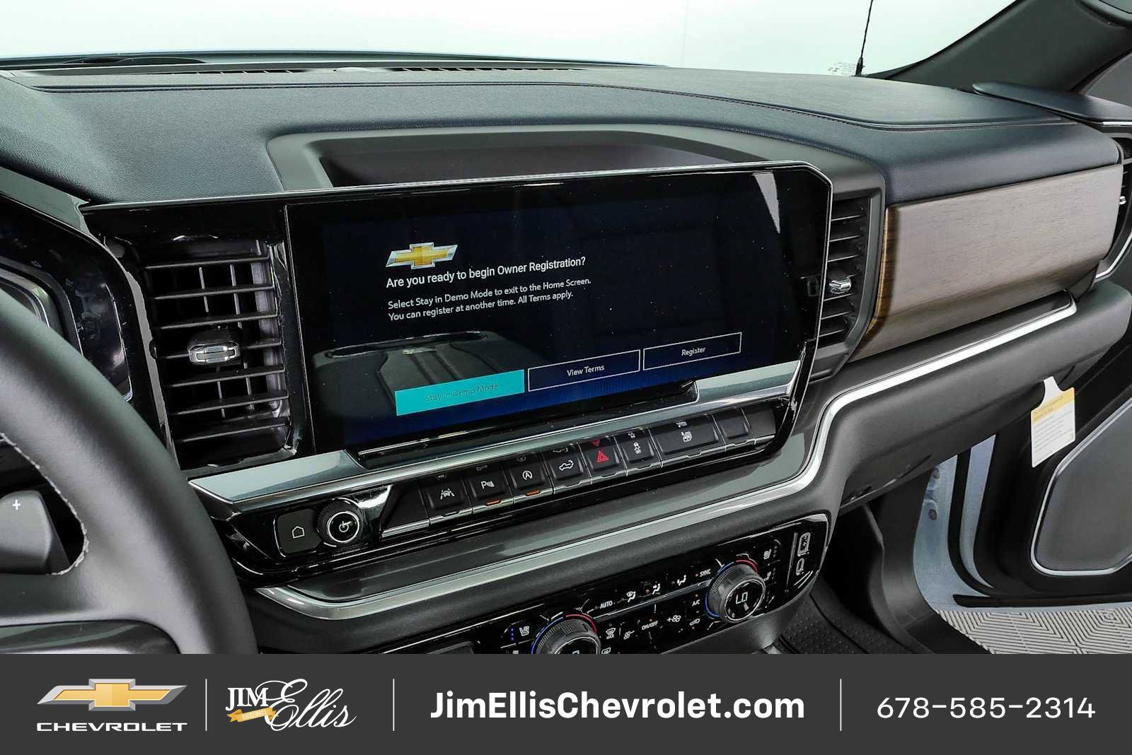 New 2026 Chevrolet Silverado 1500 High Country AWD/4WD image 14