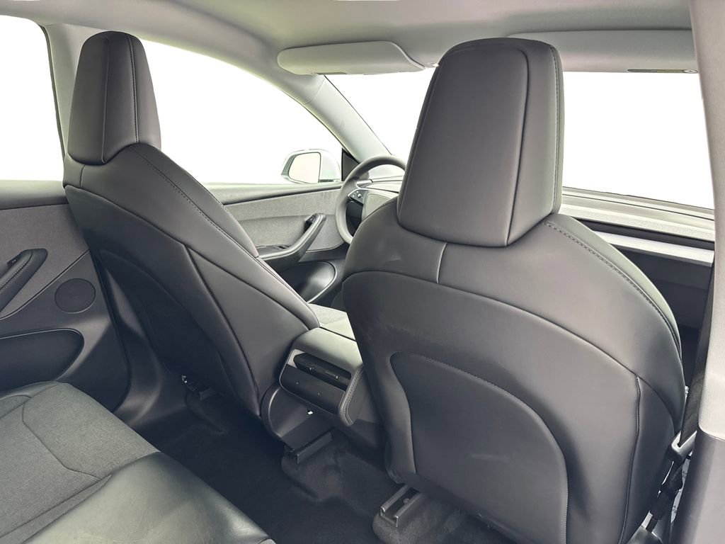 Used 2026 Tesla Model Y 2WD image 38