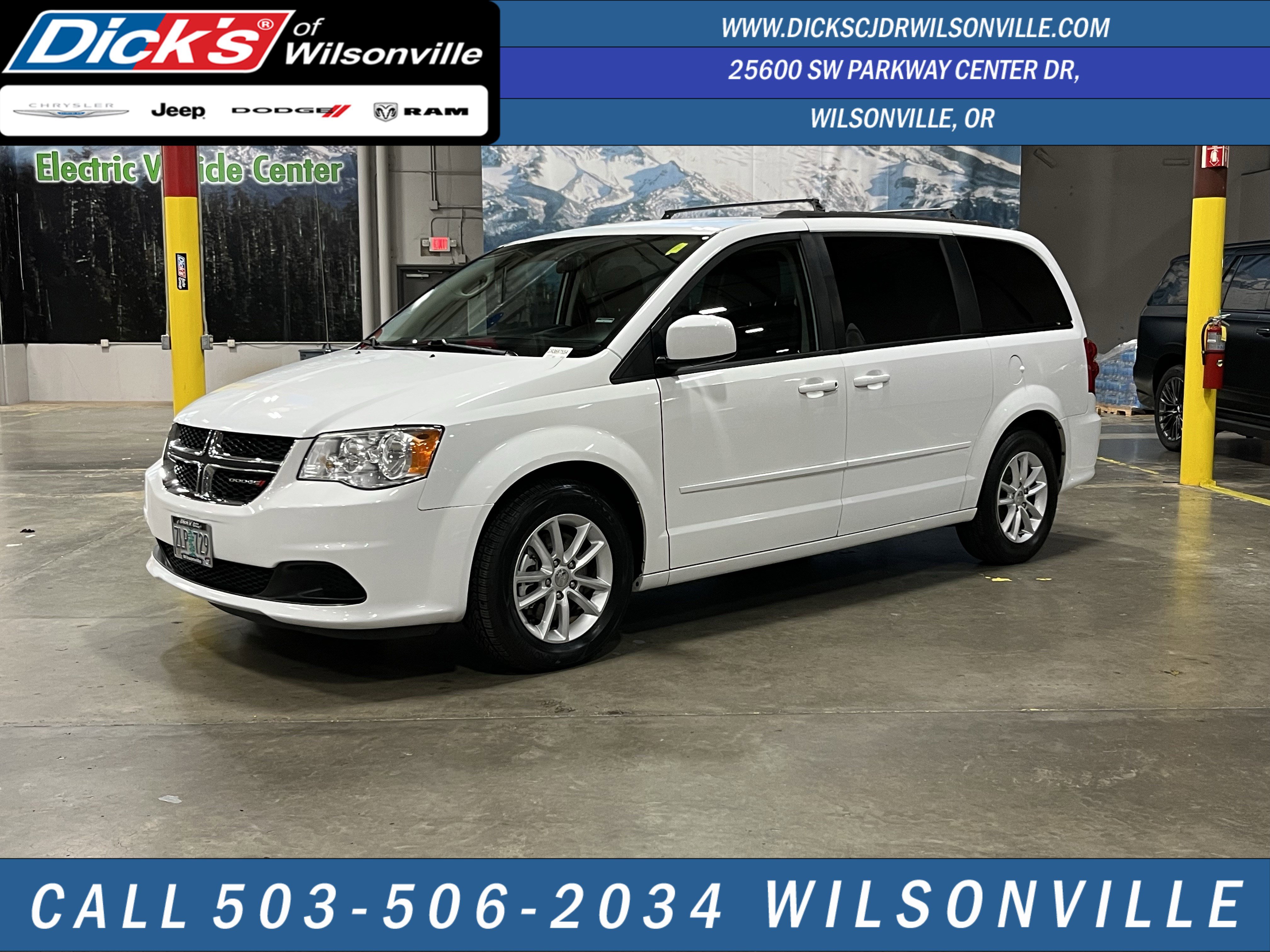 Used 2016 Dodge Grand Caravan SXT w/ Rear Park Assist Package image 1