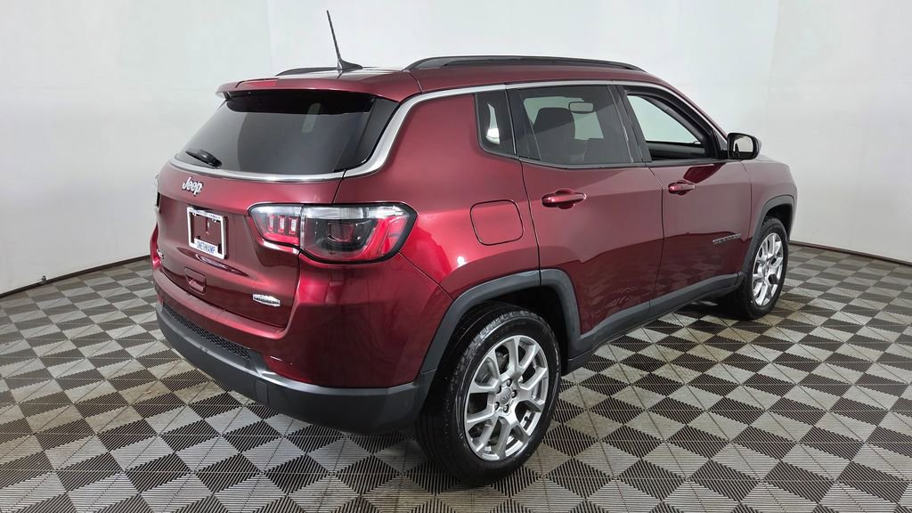 Used 2022 Jeep Compass Latitude AWD/4WD image 8