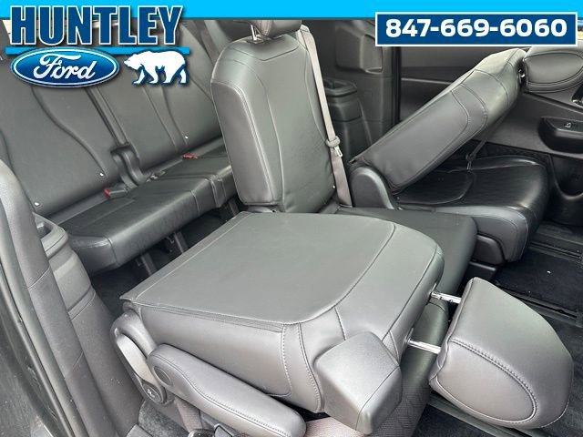 Used 2025 Kia Carnival SX w/ SX Dark Edition Package image 14