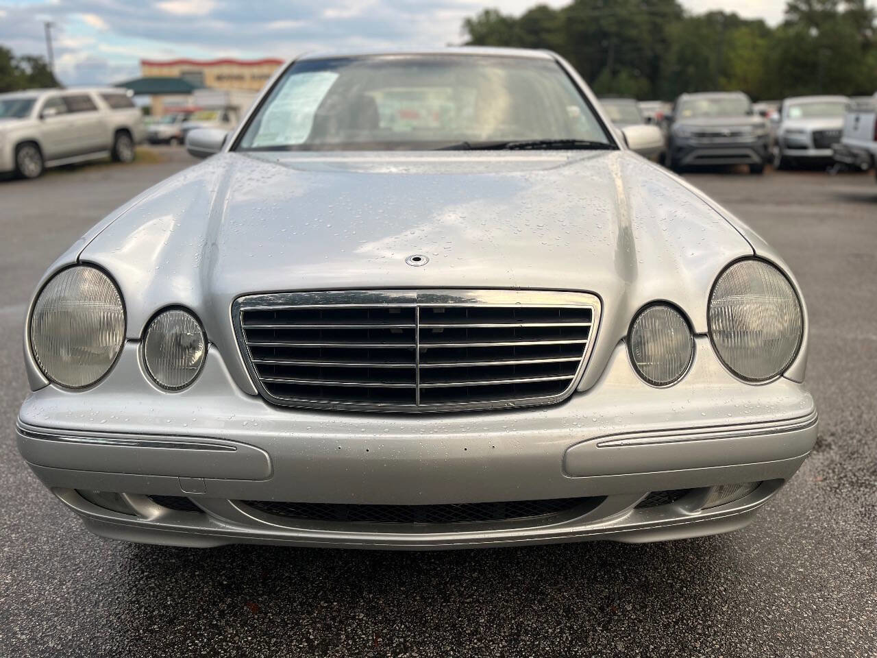 Used 2001 Mercedes-Benz E 320 Sedan image 2