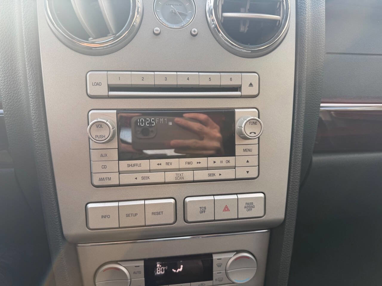 Used 2008 Lincoln MKZ image 19