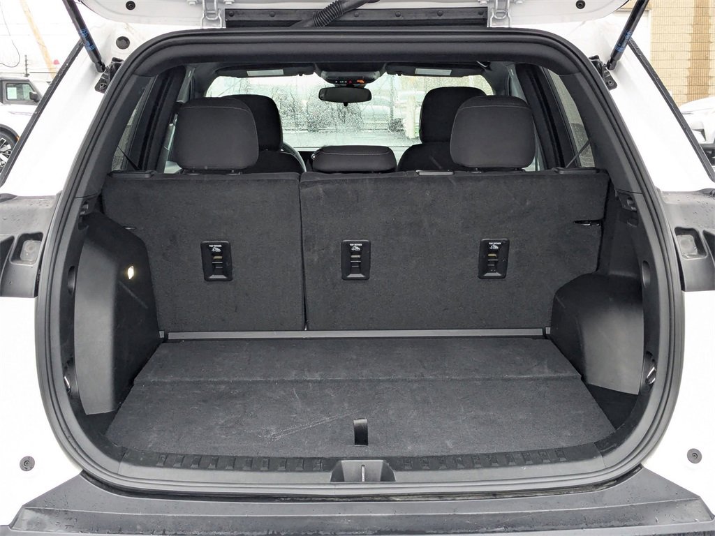 Used 2025 Chevrolet Equinox LT image 33