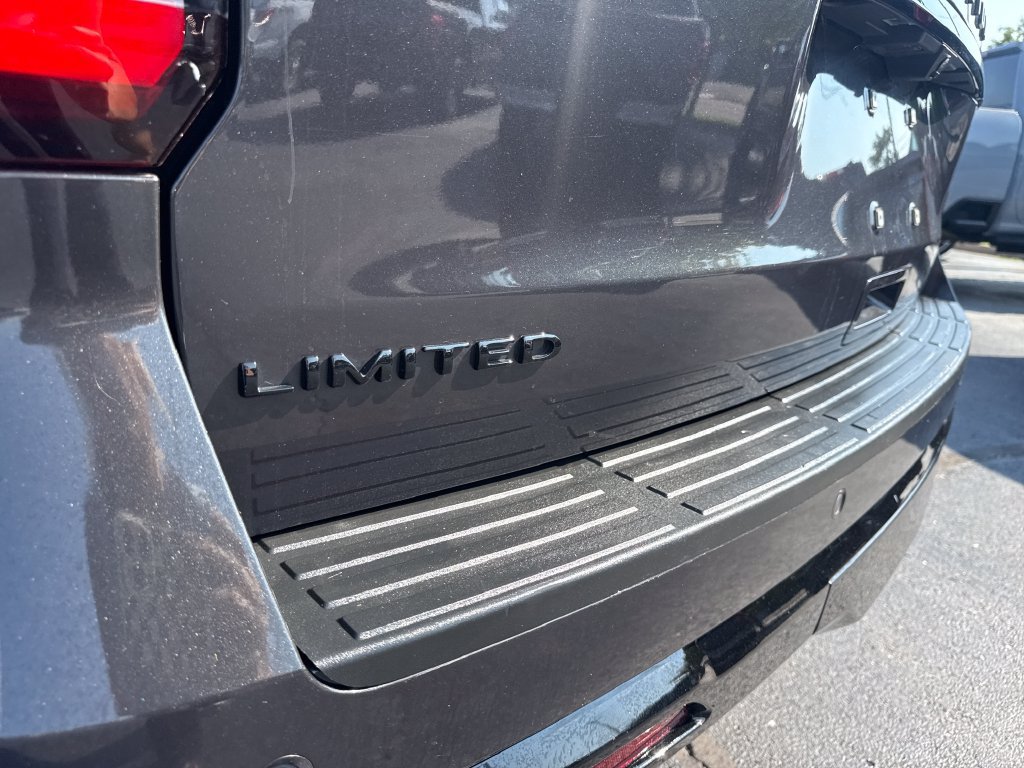 Used 2023 Ford Expedition Limited AWD/4WD image 13
