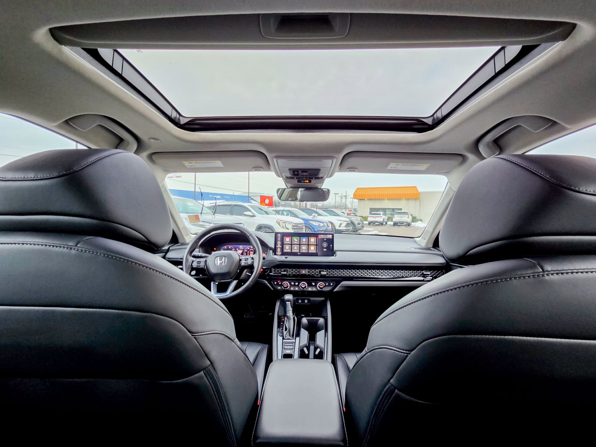 Used 2023 Honda Accord Touring image 2