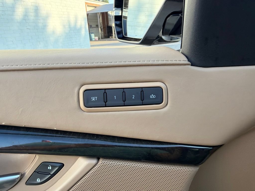 Used 2019 Cadillac Escalade Platinum AWD/4WD image 33