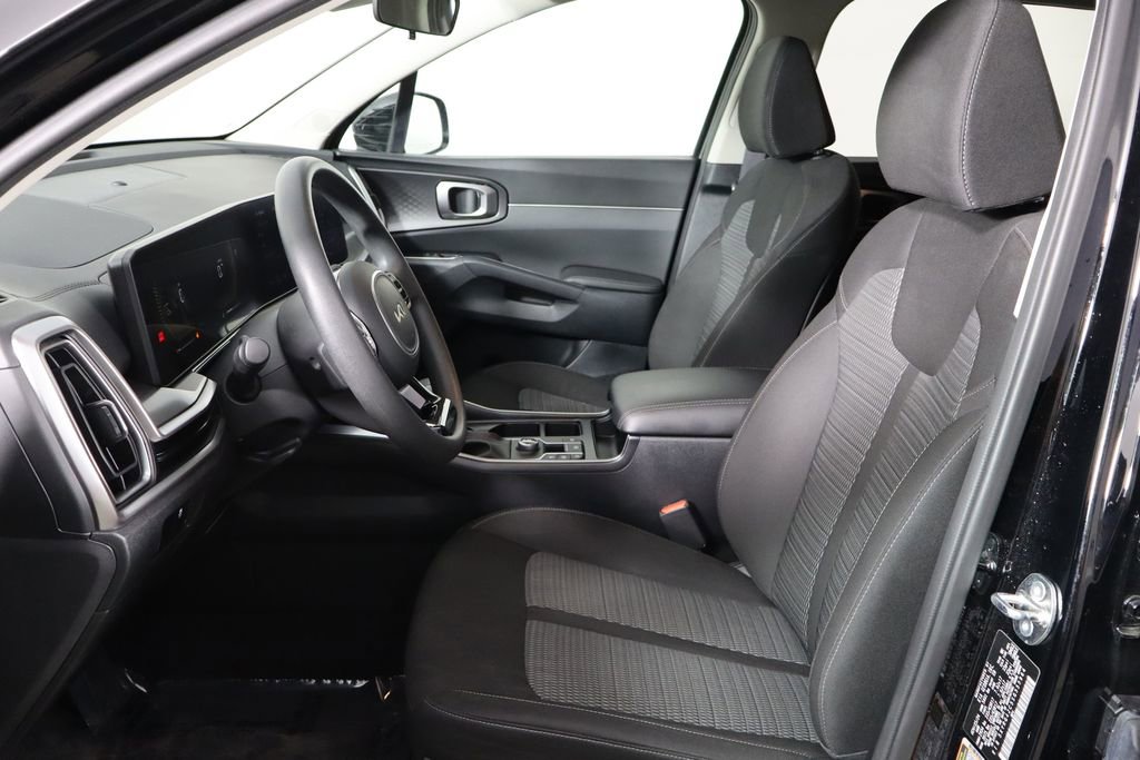 Used 2025 Kia Sorento LX image 14