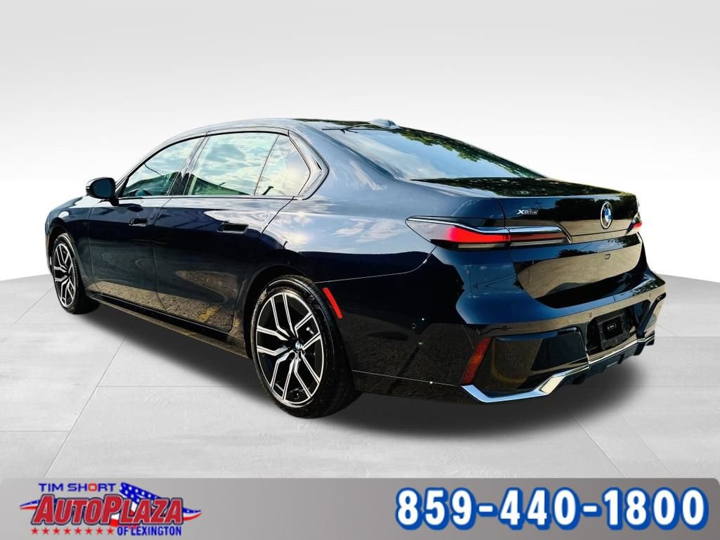 Used 2025 BMW 740i xDrive w/ Premium Package AWD/4WD image 2