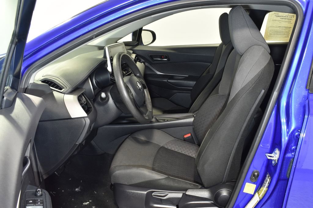 Used 2020 Toyota C-HR LE image 10