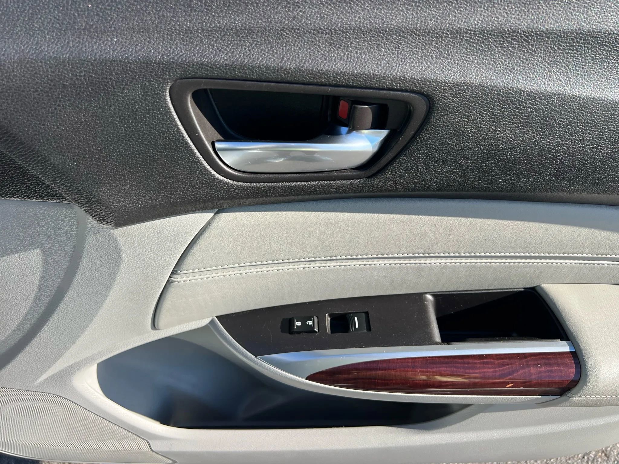 Used 2016 Acura TLX V6 SH-AWD w/ Technology Pkg image 31