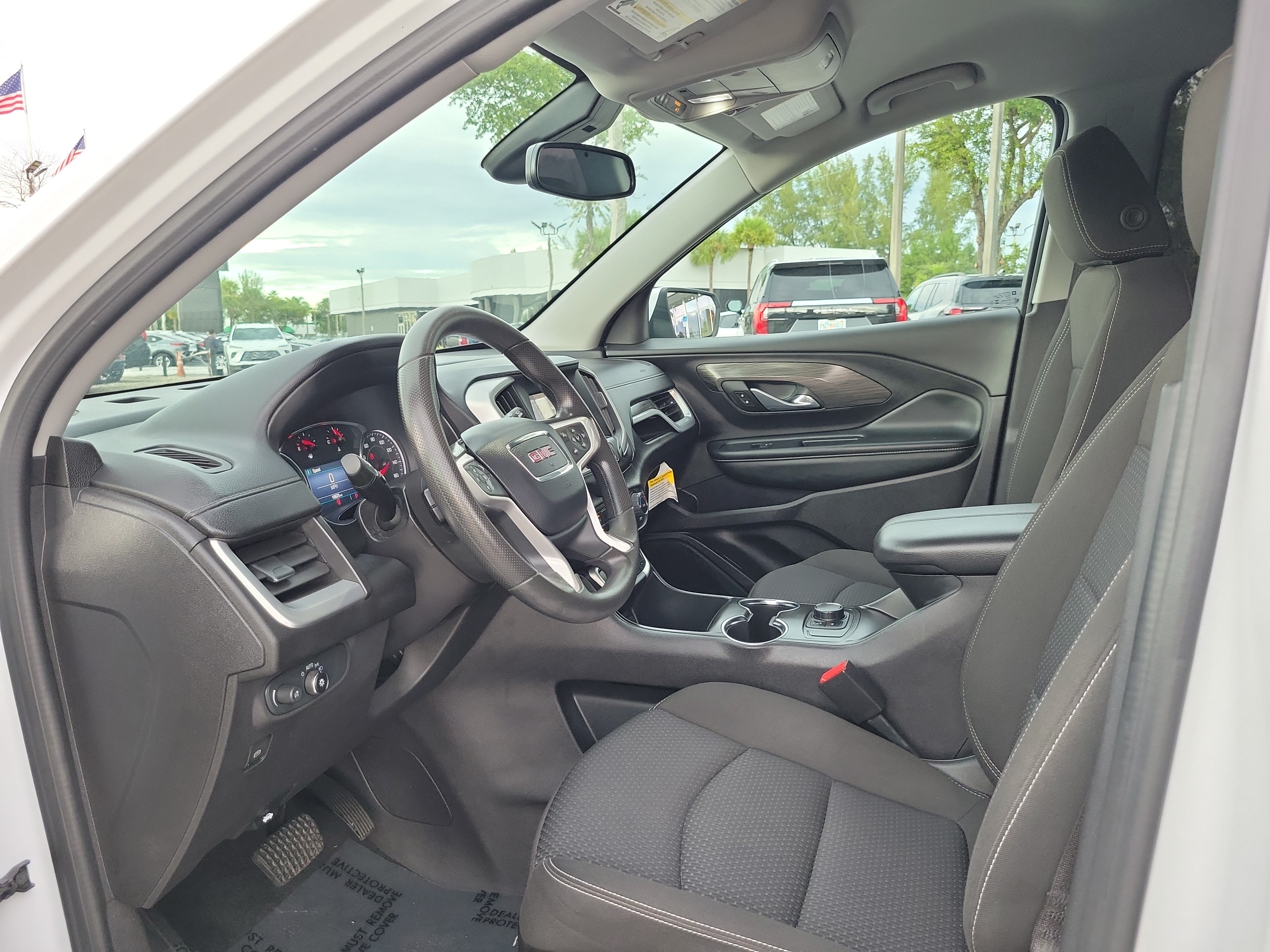 Used 2024 GMC Terrain SLE FWD image 11
