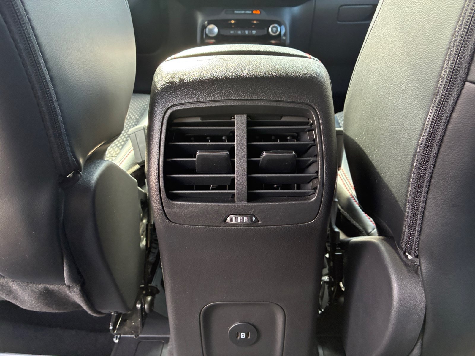 Used 2024 Ford Escape ST-Line Select w/ Tech Pack #2 AWD/4WD image 32