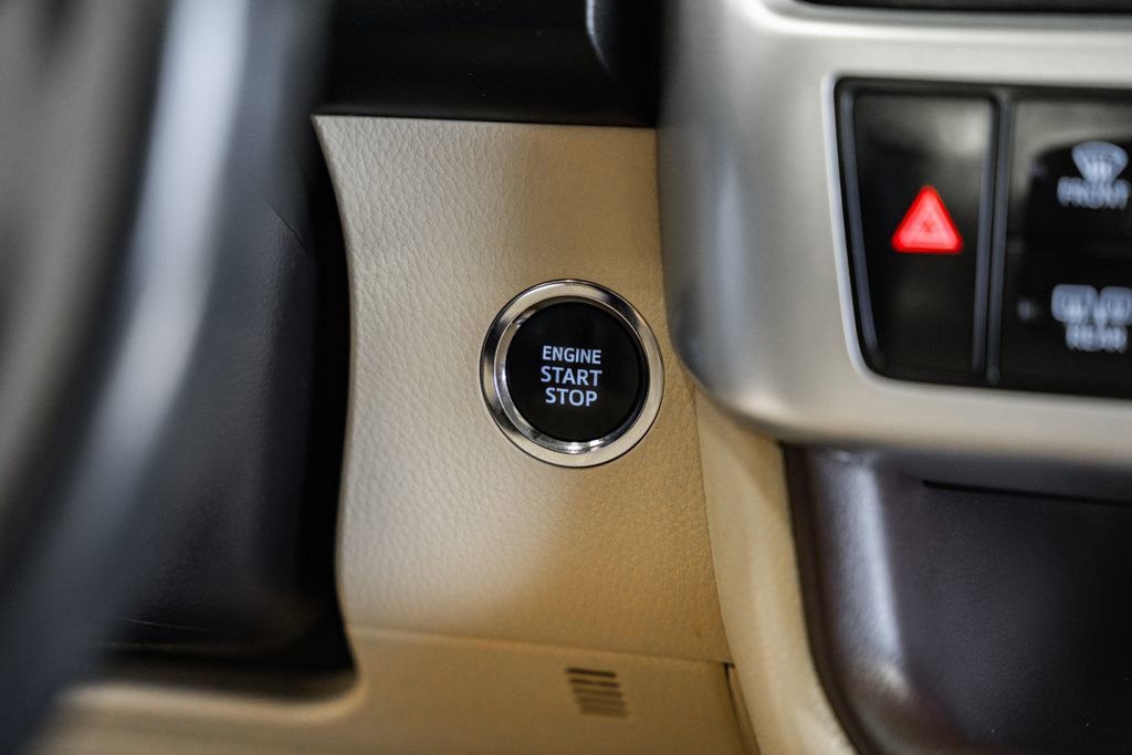 Used 2019 Toyota Highlander XLE image 22