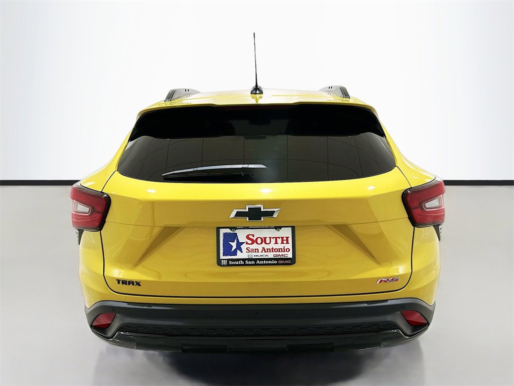Used 2025 Chevrolet Trax RS w/ Driver Confidence Package image 5