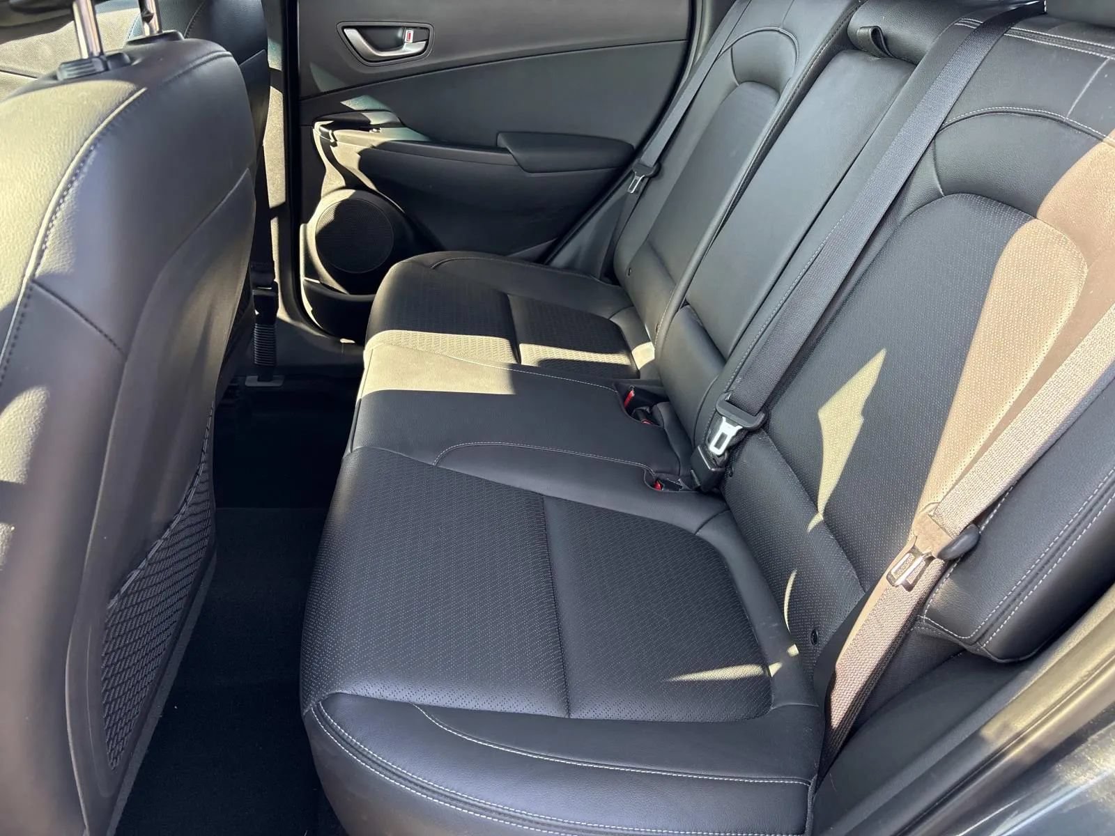 Used 2021 Hyundai Kona Ultimate w/ Cargo Package FWD image 18