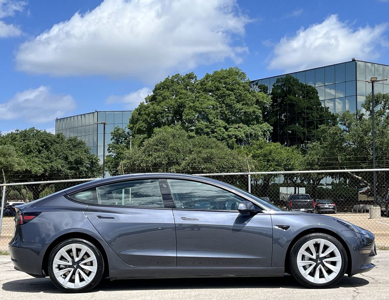 Used 2023 Tesla Model 3 Standard Range RWD image 3