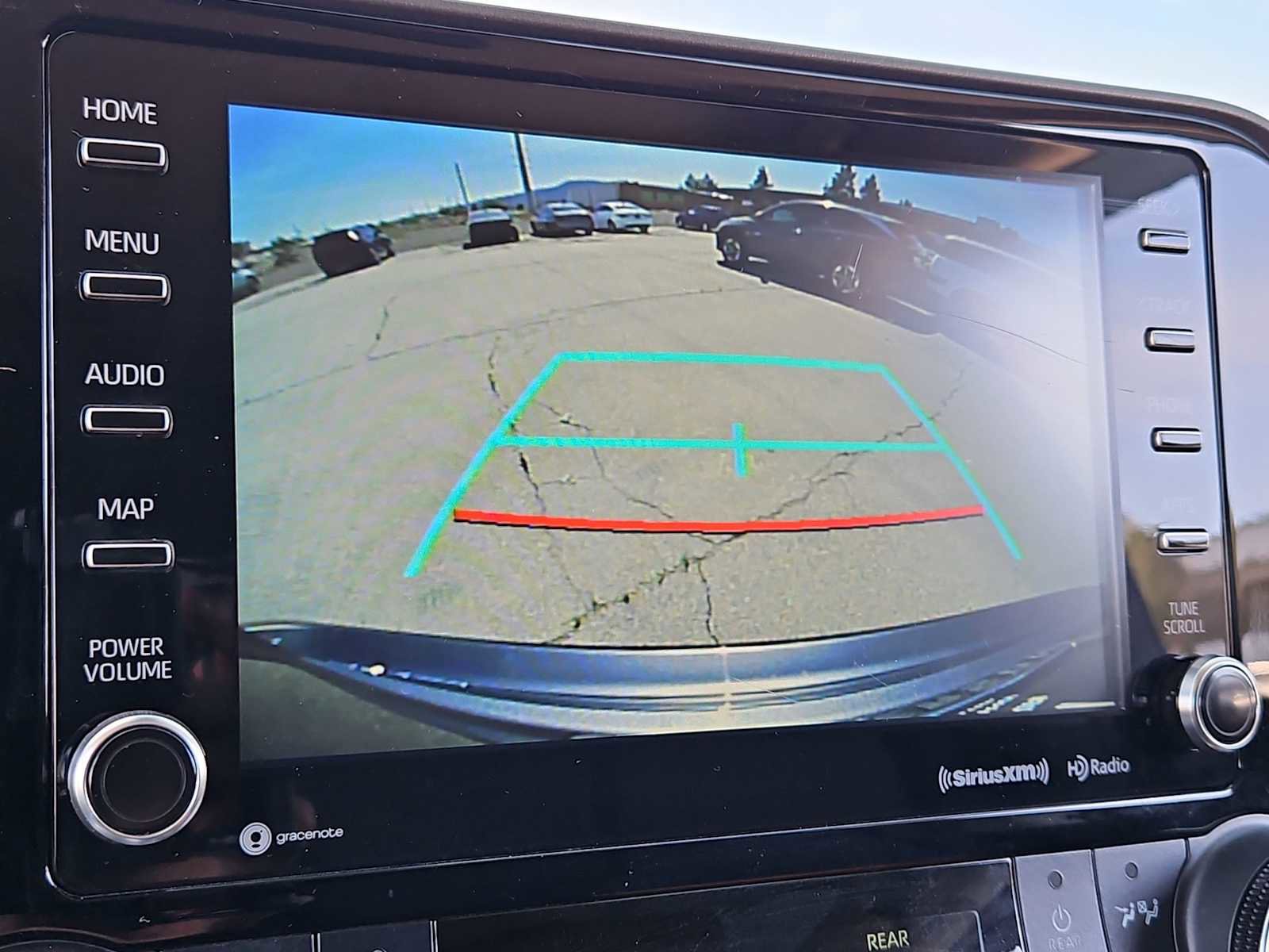 Used 2020 Toyota Highlander LE image 29