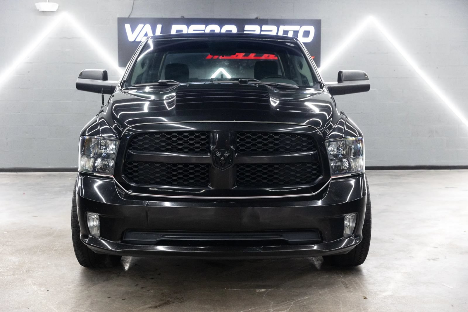 Used 2017 RAM 1500 Express w/ Express Value Package RWD image 4