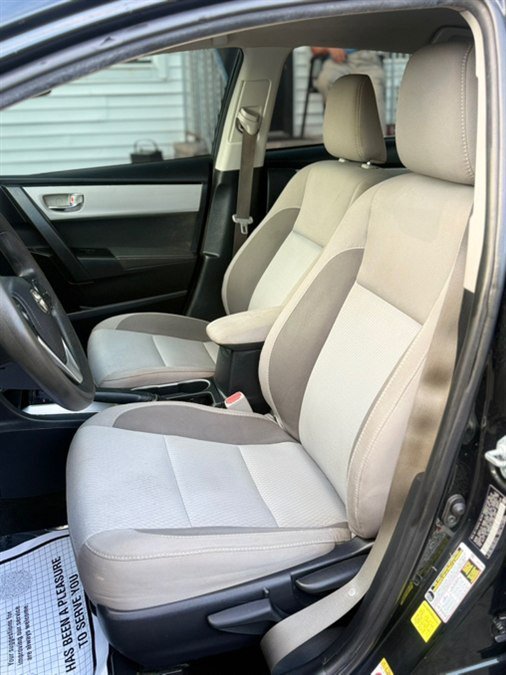 Used 2018 Toyota Corolla LE FWD image 17