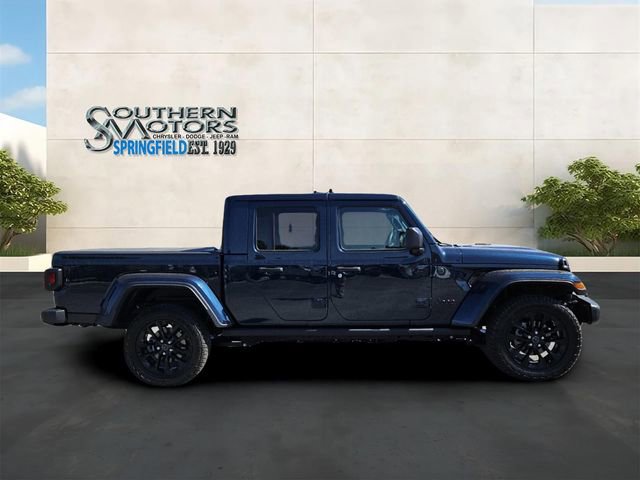 Used 2025 Jeep Gladiator Sport AWD/4WD image 6