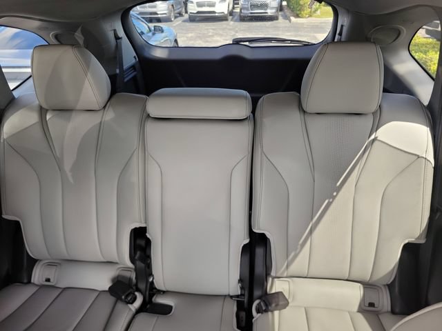 Used 2025 Acura MDX w/ Technology Package FWD image 13