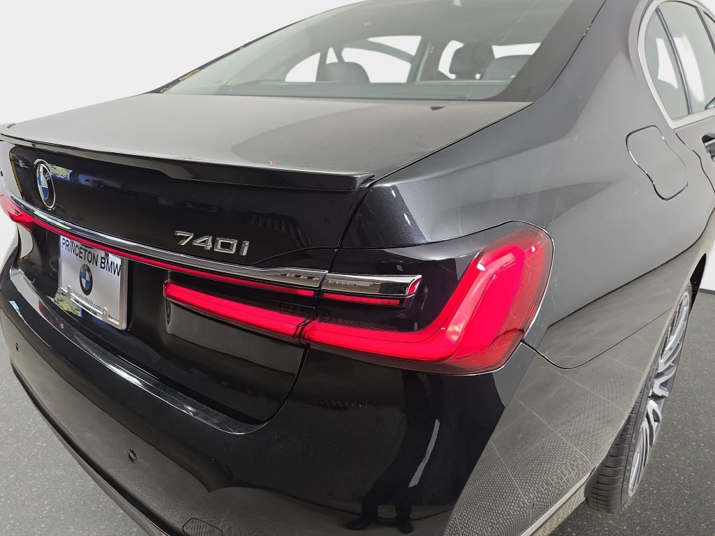 Used 2021 BMW 740i xDrive AWD/4WD image 39