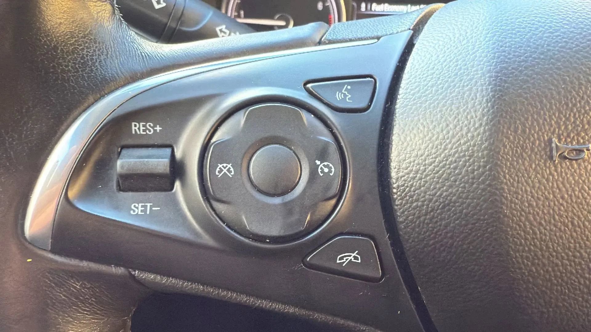 Used 2018 Buick Enclave Essence w/ Trailering Package image 12