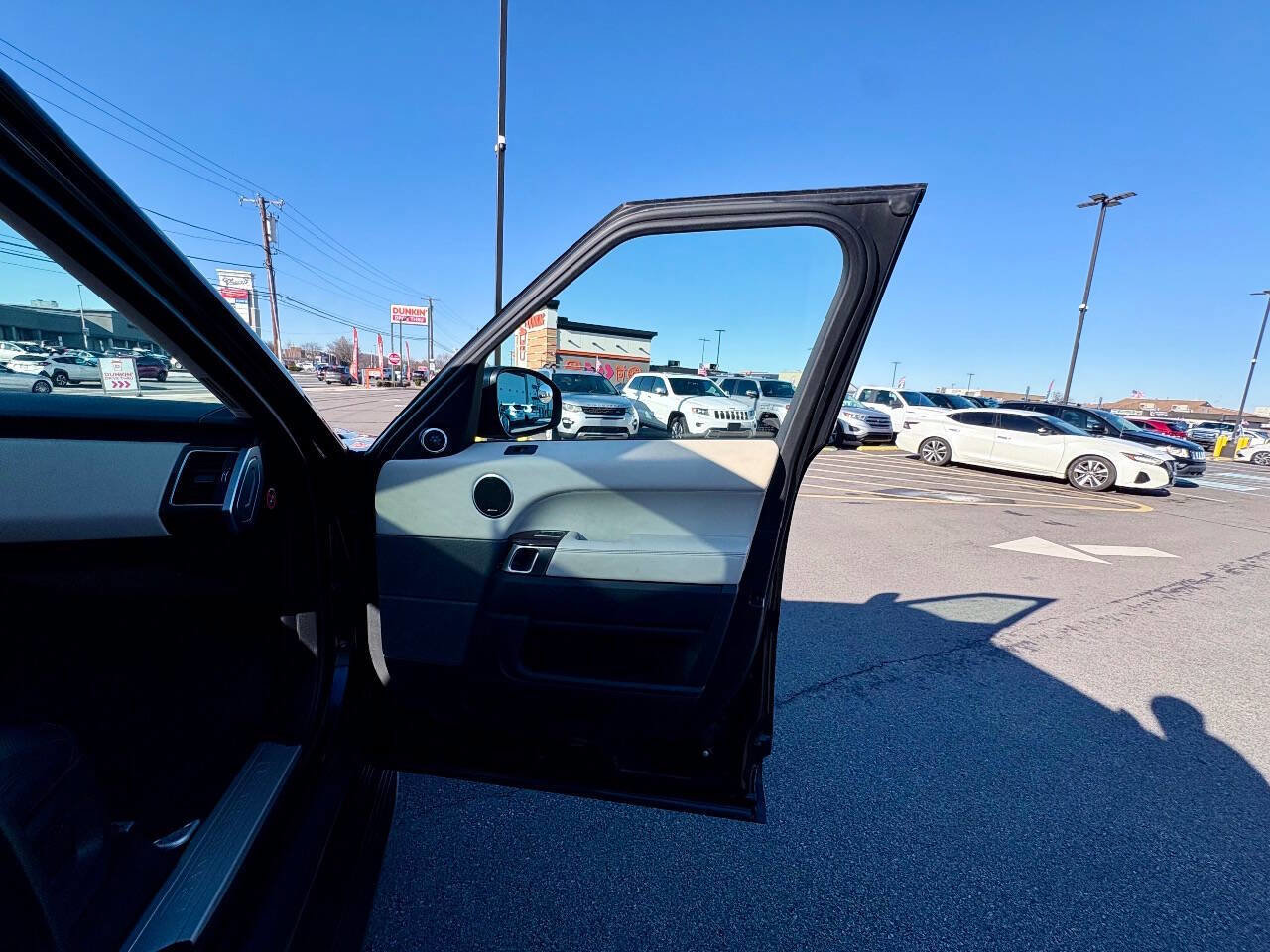 Used 2014 Land Rover Range Rover Sport HSE image 39